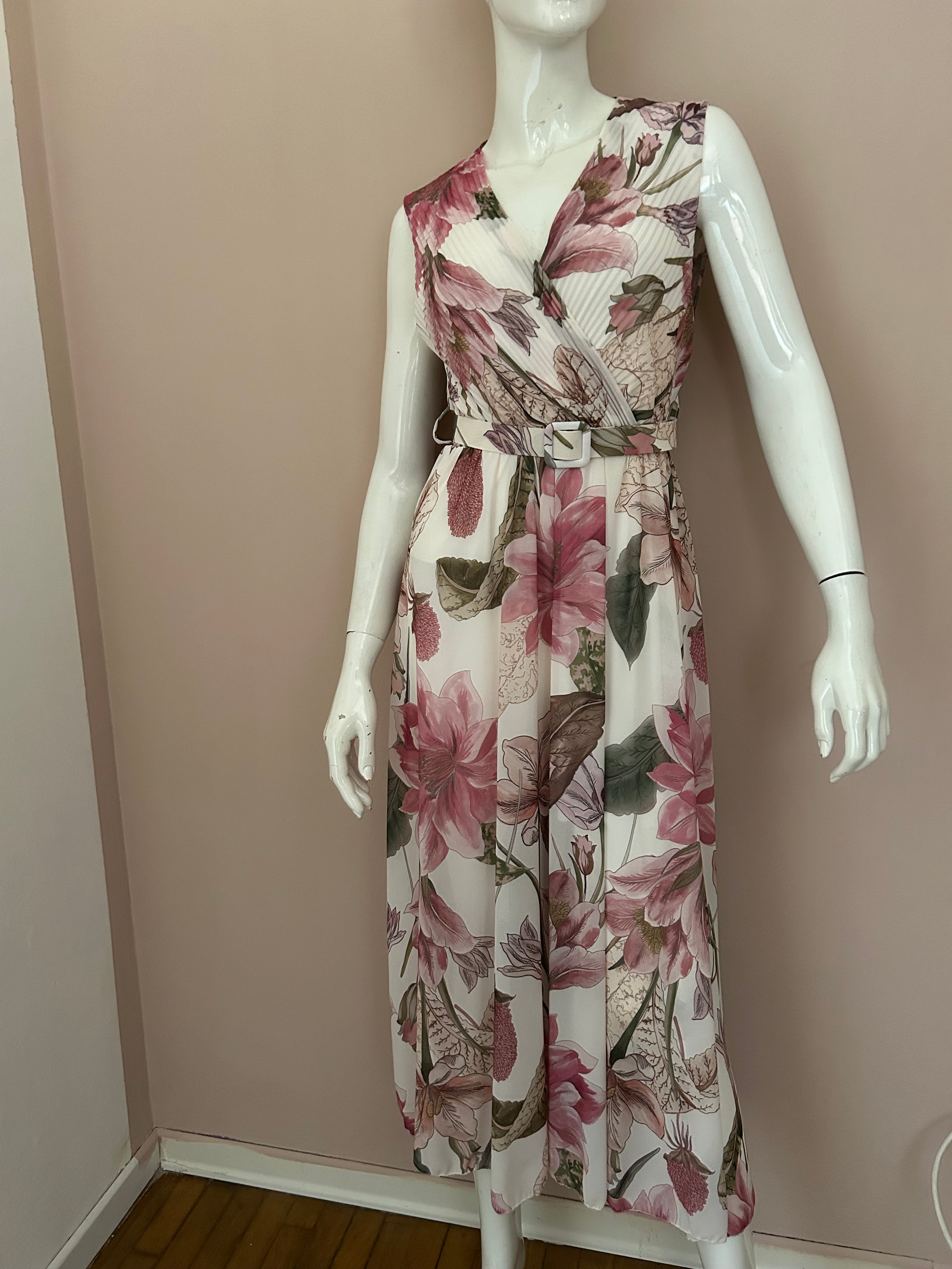 Vestito elegante donna con cintura .